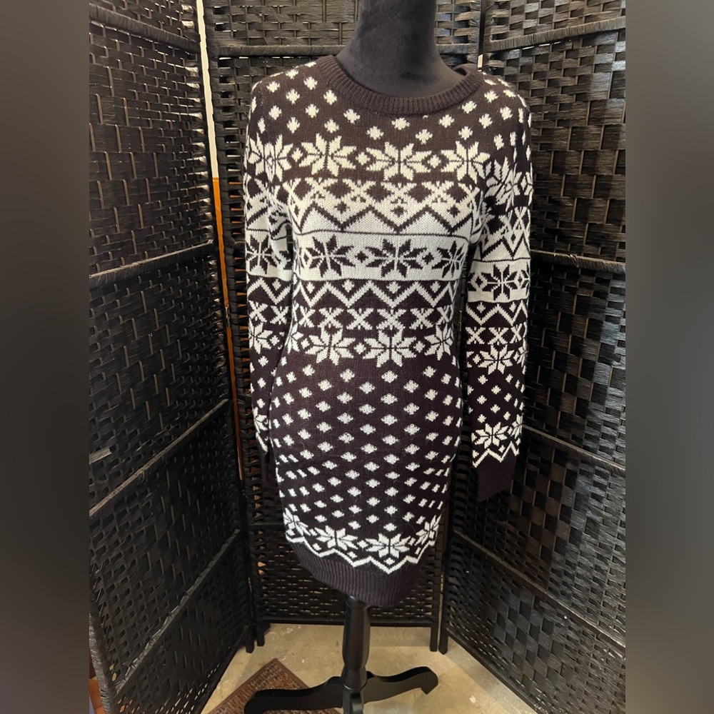 NWT Snowflake Pattern Sweater Dress